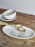 Блюдо сервировочное Bloomingville Aubrin, овальное, каменная керамика, 19×30 см, бежевое — фото 3