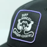 Кепка тракер Surf Monkey из переработанного полиэстера, 6 панелей, один размер (черная) — фото 3