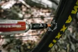 Набор для ремонта бескамерных покрышек KOM Cycling TRT02 с адаптером для баллона CO2, радужный — фото 2