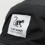 Surf Monkey Кепка унисекс для бега в дождь из переработанных материалов (черная) — фото 3