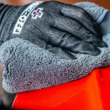 Салфетка полировочная Muc-Off Premium Microfibre серая — фото 3