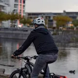 Шлем велосипедный ABUS Urban-I 3.0 серебристый — фото 2