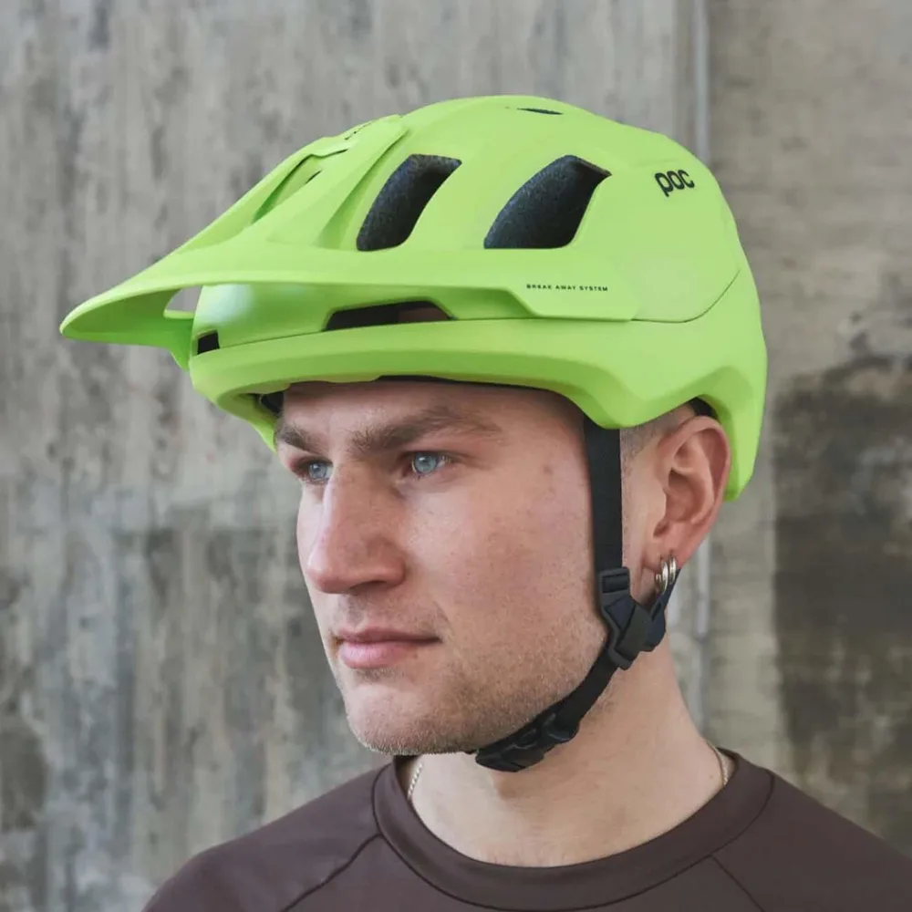 Велосипедный шлем POC Axion зелёный