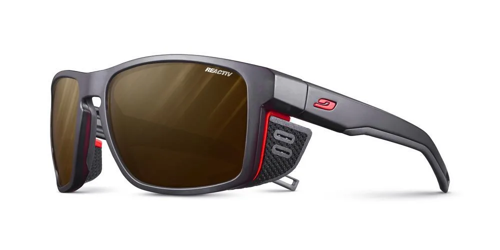Солнцезащитные горные очки JULBO Shield чёрные фотохромные категория 2-4