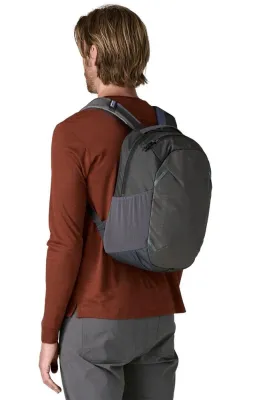 Рюкзак Patagonia Atom Day Pack 24 л темно-синий