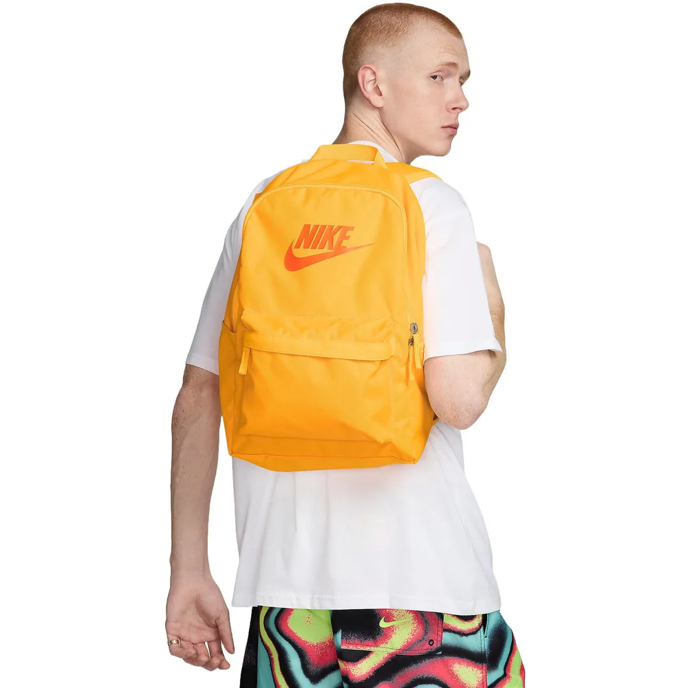Рюкзак Nike Heritage 25 л оранжевый