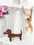 Kay Bojesen Фигурка декоративная обезьяны Monkey из дуба и клена, высота 19 см — фото 3