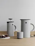 Stelton Чайник электрический EM77 с эмалевым покрытием, 1,5 л, высота 25 см, светло-серый с чёрным — фото 4