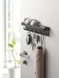 Yamazaki Вешалка настенная магнитная Smart на 6 крючков с полкой для мелочей, 25х6 см, чёрная — фото 3