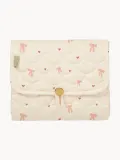 Cam Cam Copenhagen Коврик для пеленания дорожный складной Bows из хлопка с карманом, 44х70 см, светло-бежевый — фото 1
