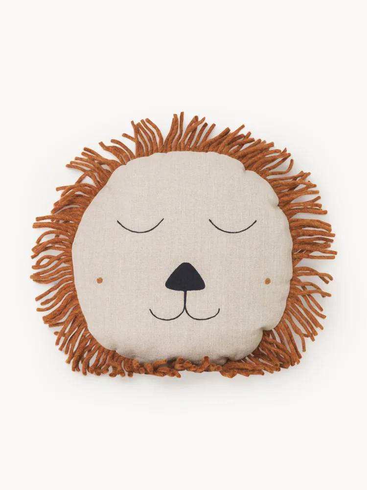 Ferm Living Kids Подушка декоративная детская Safari в виде льва с ручной вышивкой изо льна, диаметр 35 см, светло-бежевая
