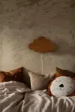 Ferm Living Kids Подушка декоративная детская Safari в виде льва с ручной вышивкой изо льна, диаметр 35 см, светло-бежевая — фото 2