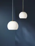 Frandsen Светильник подвесной Ball стеклянный, белый — фото 3