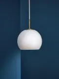 Frandsen Светильник подвесной Ball стеклянный, белый — фото 4