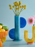 Jonathan Adler Ваза Como из полированного акрила высотой 30 см — фото 2
