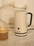 Sjöstrand Coffee Вспениватель молока Zeio на 300 мл из нержавеющей стали, капучинатор для горячей и холодной пены, бежевый — фото 3