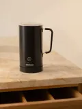 Sjöstrand Coffee Вспениватель молока Zeio на 300 мл с двойными стенками из нержавеющей стали, горячая и холодная пена, чёрный — фото 7
