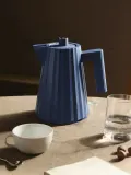 Alessi Чайник электрический Plisse с плиссированным корпусом, 1 л, дизайн Микеле Де Лукки, серо-синий — фото 4