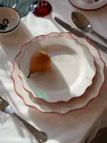 Anna + Nina Тарелка для завтрака Scalloped ручной росписи, Ø 22 × В 4 см, Приглушённый белый — фото 2