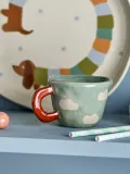 Bloomingville Mini Кружка детская Nini из каменной керамики с ручной росписью, 100 мл, диаметр 8 см, светло-голубая с молочно-белым — фото 4