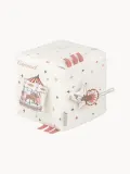 Cam Cam Copenhagen Мягкая игрушка кубик развивающий Carousel из хлопка с пищалкой и зеркальцем, 13х13 см, молочно-белая — фото 1