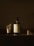 FRAMA Набор подарочный для ухода за руками Apothecary: жидкое мыло 375 мл и крем 60 мл, сандал и кедр — фото 3