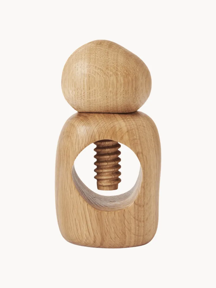 Ferm Living Щипцы для орехов Cairn из дуба