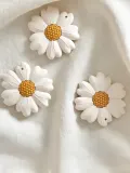 Jack o Juno Прорезыватель для зубов Daisy силиконовый в форме цветка, 10 см, молочно-белый с горчичным — фото 3