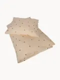 Konges Sløjd Комплект постельного белья детский Cherry из хлопка, 70 х 100 см с наволочкой 40 х 45 см, светло-розовый с бордовым — фото 1