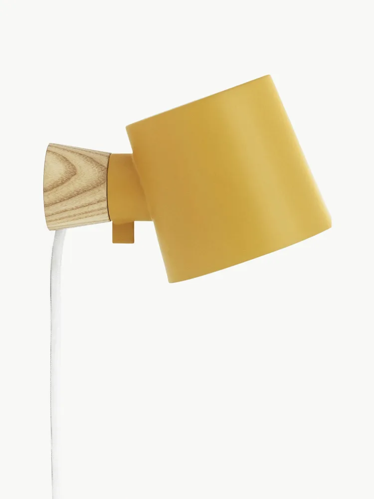 Normann Copenhagen Настенный светильник Rise, солнечно-жёлтый с натуральным светлым деревом