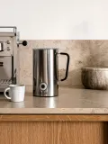 Sjöstrand Coffee Вспениватель молока Zeio на 300 мл из нержавеющей стали, капучинатор с горячим и холодным режимом, серебристый — фото 3