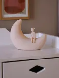 Cam Cam Copenhagen Настольный светильник детский Moon аккумуляторный с сенсором и сменой цвета свечения, силиконовый, 17х15х7 см, персиковый — фото 5