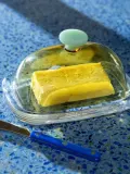 &klevering Маслёнка Cantine ручной работы из боросиликатного стекла, светло-жёлтый, шалфейно-зелёный, прозрачный — фото 4