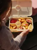 Konges Sløjd Контейнер пищевой детский Lemon на четыре отделения из тритана с силиконовой прокладкой, 21х17х5 см, бежевый — фото 4