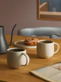 Westwing Collection Набор кружек Ginger из каменной керамики, 4 предмета, диаметр 12 см, снаружи молочно-белый матовый, внутри — фото 4