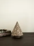 DBKD Украшение новогоднее Peak в форме деревца, коричневое с молочно-белым — фото 3
