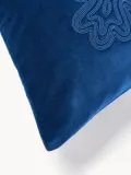 Westwing Collection Наволочка декоративная Celeste на молнии из хлопкового бархата, 60х60 см, тёмно-синяя — фото 4