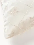 Westwing Collection Наволочка декоративная Isadora на молнии из бархата с вышивкой, 30х70 см, бежевая — фото 2