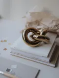 Cooee Design Статуэтка Knot в форме узла, ширина 12 см, высота 6 см, золотистая — фото 2