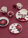 Marimekko Тарелка для завтрака Unikko, диаметр 20 см, сливовая с красным, светло-розовым и белым — фото 3