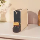 Кофемашина Nespresso Essenza Mini матовая кремовая — фото 2