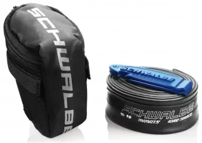 Сумка велосипедная подседельная Schwalbe Tour + камера SV15 + 2 монтажные лопатки, Объём менее 0,5 л, цвет чёрный
