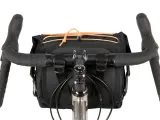 Сумка на руль Restrap Bar Pack, Объём 10 л, цвет чёрно-оранжевый / Объём 10 л, цвет оранжевый / Объём 10 л, цвет оливковый — фото 6