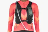 Рюкзак велосипедный с питьевой системой Apidura Racing Hydration Vest, Размер S/M, объём 5,5 л, цвет чёрно-серый / Размер L/XL, объём 7 л, цвет чёрный — фото 3
