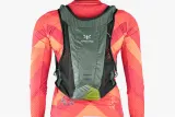 Рюкзак велосипедный с питьевой системой Apidura Racing Hydration Vest, Размер S/M, объём 5,5 л, цвет чёрно-серый / Размер L/XL, объём 7 л, цвет чёрный — фото 4