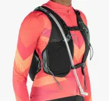 Рюкзак велосипедный с питьевой системой Apidura Racing Hydration Vest, Размер S/M, объём 5,5 л, цвет чёрно-серый / Размер L/XL, объём 7 л, цвет чёрный — фото 5