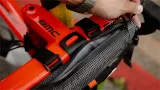 Сумка на руль ULAC Coursier Jager 3.0 л, Объём 3 л, цвет бордово-голубой / Объём 3 л, цвет зелёный / Объём 3 л, цвет коричневый — фото 4