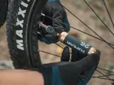 Насос велосипедный под баллончики CO2 Topeak Airbooster Nano 16 г — фото 2