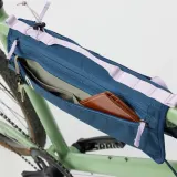 Сумка велосипедная под раму Fjallraven Hoja Bike Frame Fold Bag, Объём 2,7 л, цвет коричневый / Объём 2,7 л, цвет тёмно-синий / Объём 2,7 л, цвет чёрный — фото 6