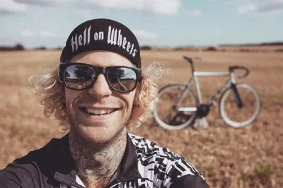 Велосипедная кепка с козырьком Bello Hell on Wheels